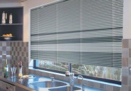 Cortina veneciana de aluminio lamas 25mm combinadas